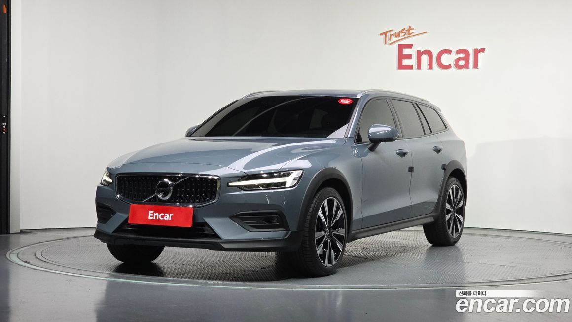 Volvo V60 2022