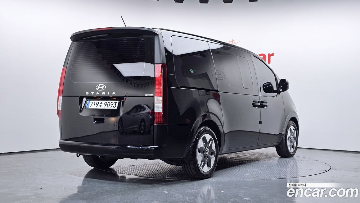Hyundai Staria 2025