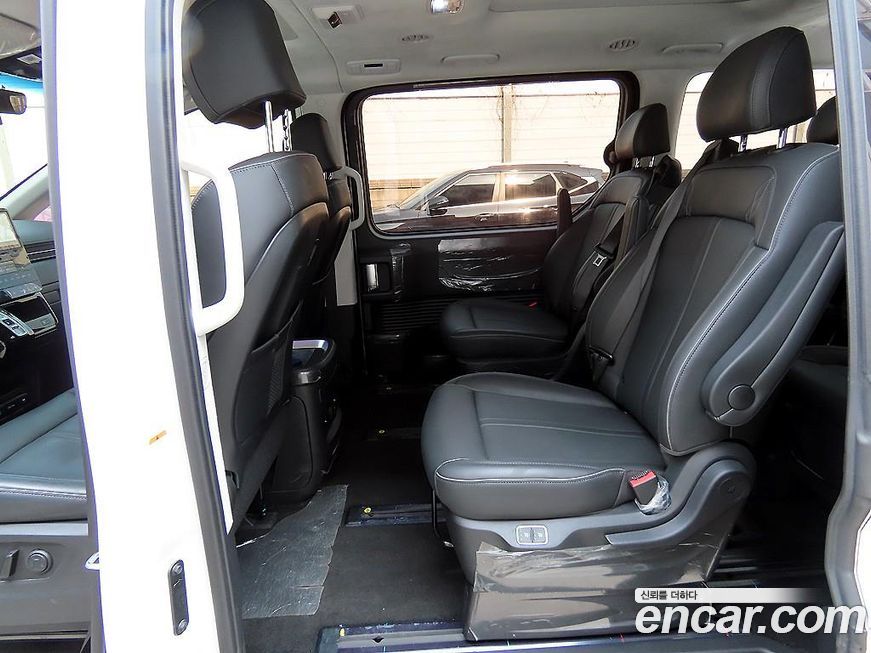 Hyundai Staria 2025