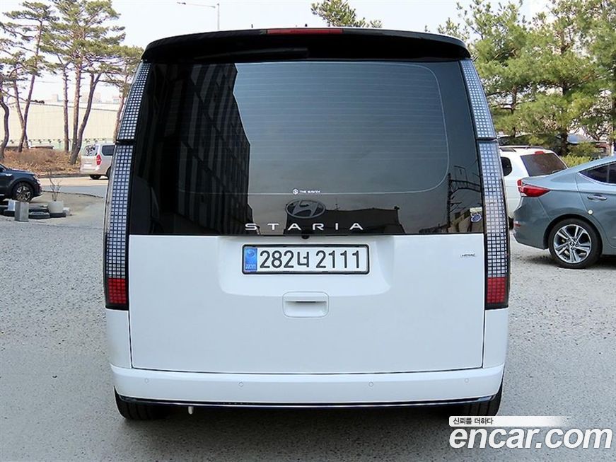 Hyundai Staria 2025