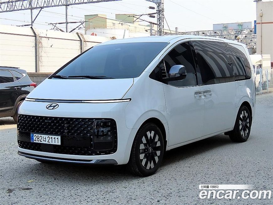 Hyundai Staria 2025