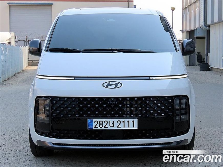 Hyundai Staria 2025