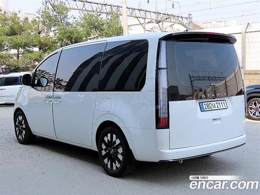 Hyundai Staria 2025