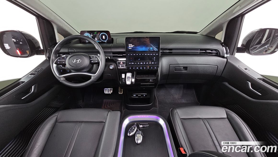 Hyundai Staria 2025