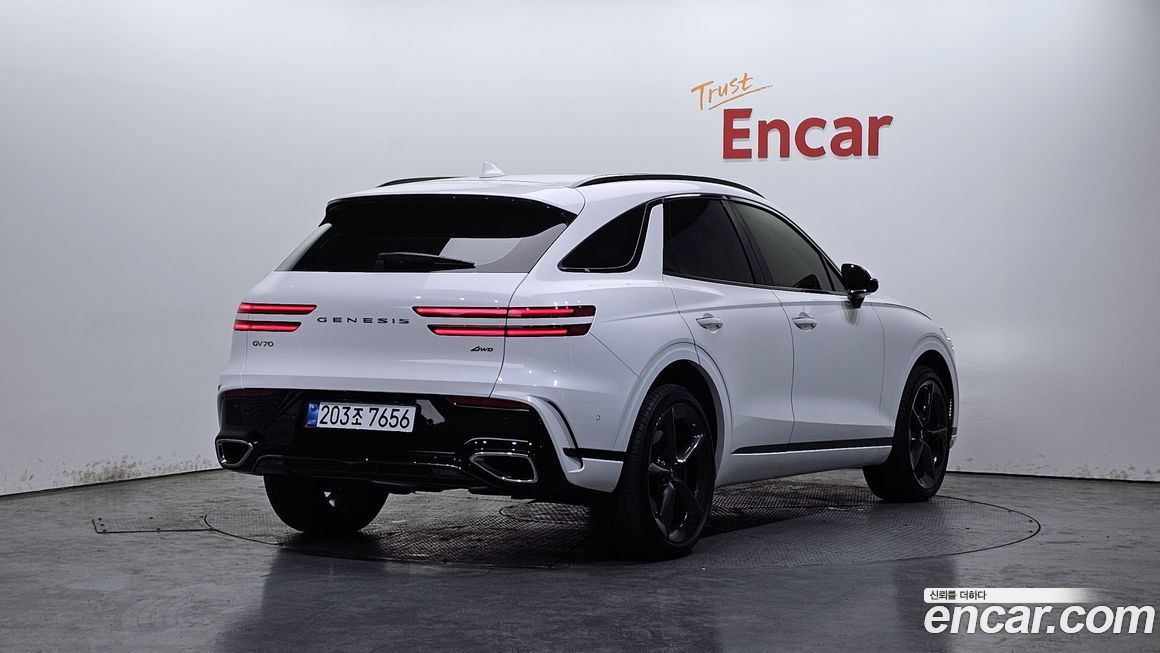 Genesis GV70 2025