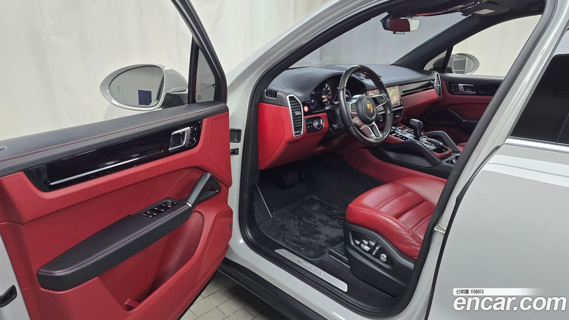 Porsche Cayenne 2021