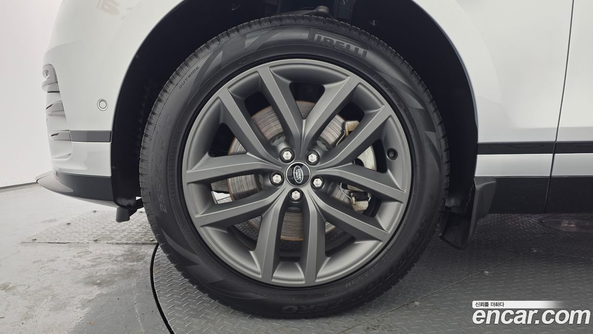 Land Rover Range Rover Velar 2025