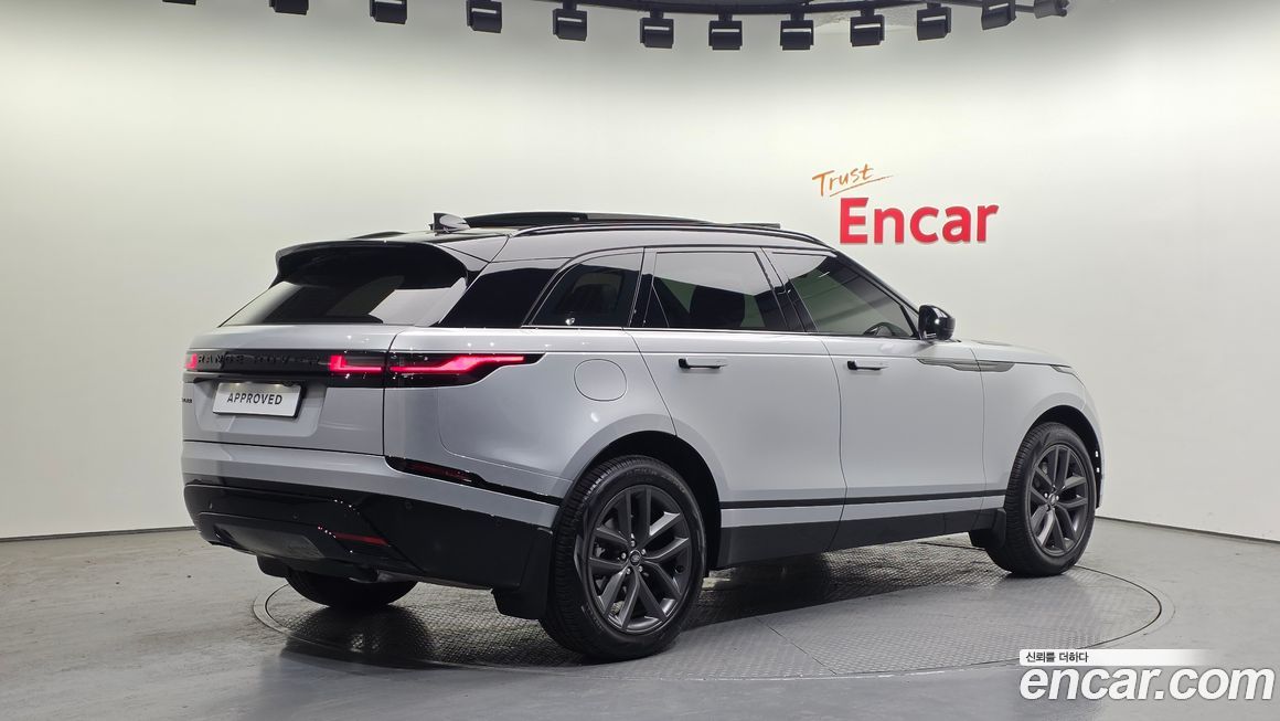 Land Rover Range Rover Velar 2025