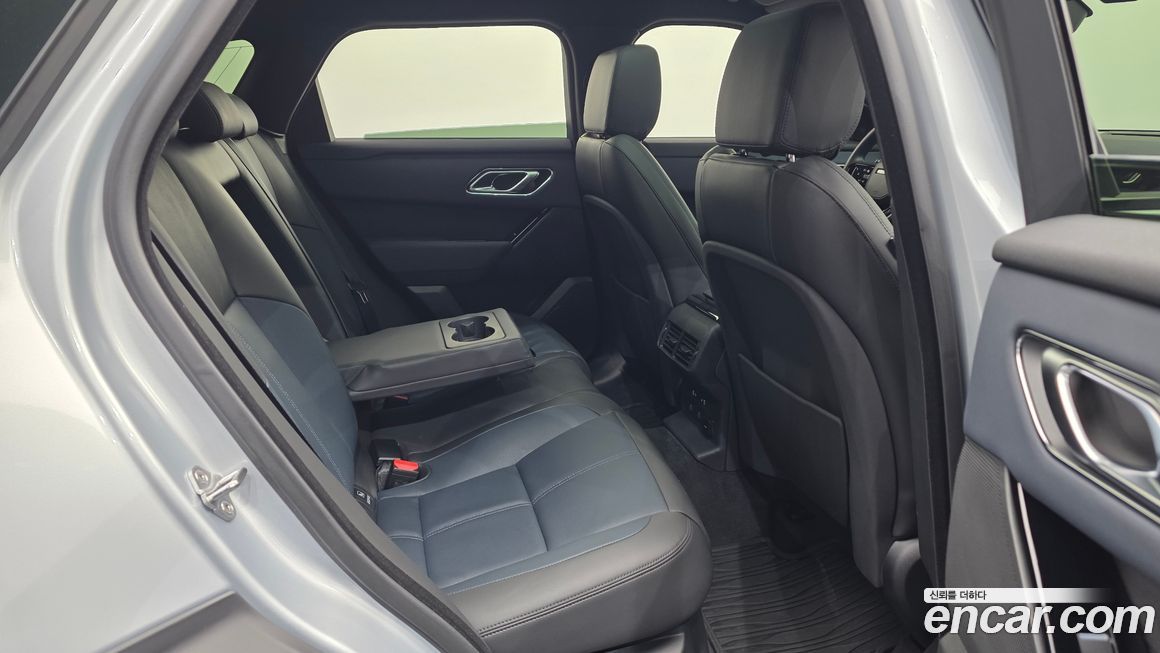 Land Rover Range Rover Velar 2025