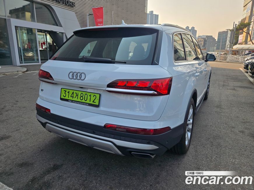 Audi Q7 2025