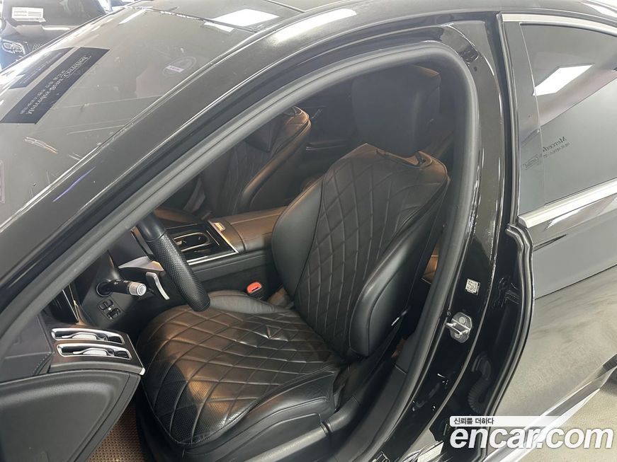 Mercedes-Benz S-Class 2021