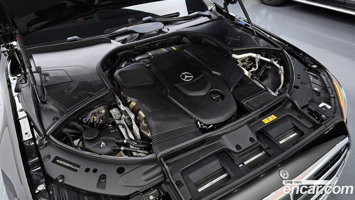 Mercedes-Benz S-Class 2021