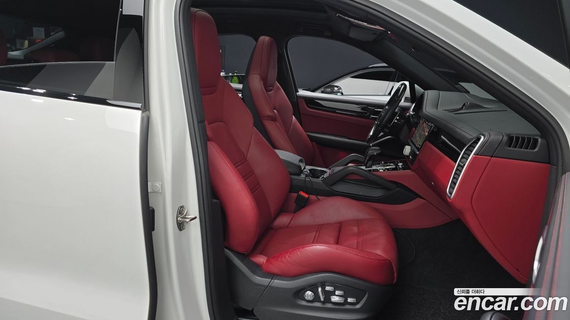 Porsche Cayenne 2021