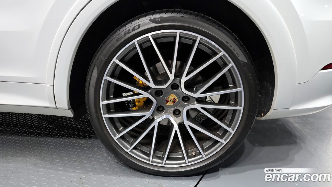 Porsche Cayenne 2021