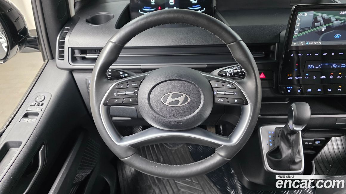 Hyundai Staria 2025