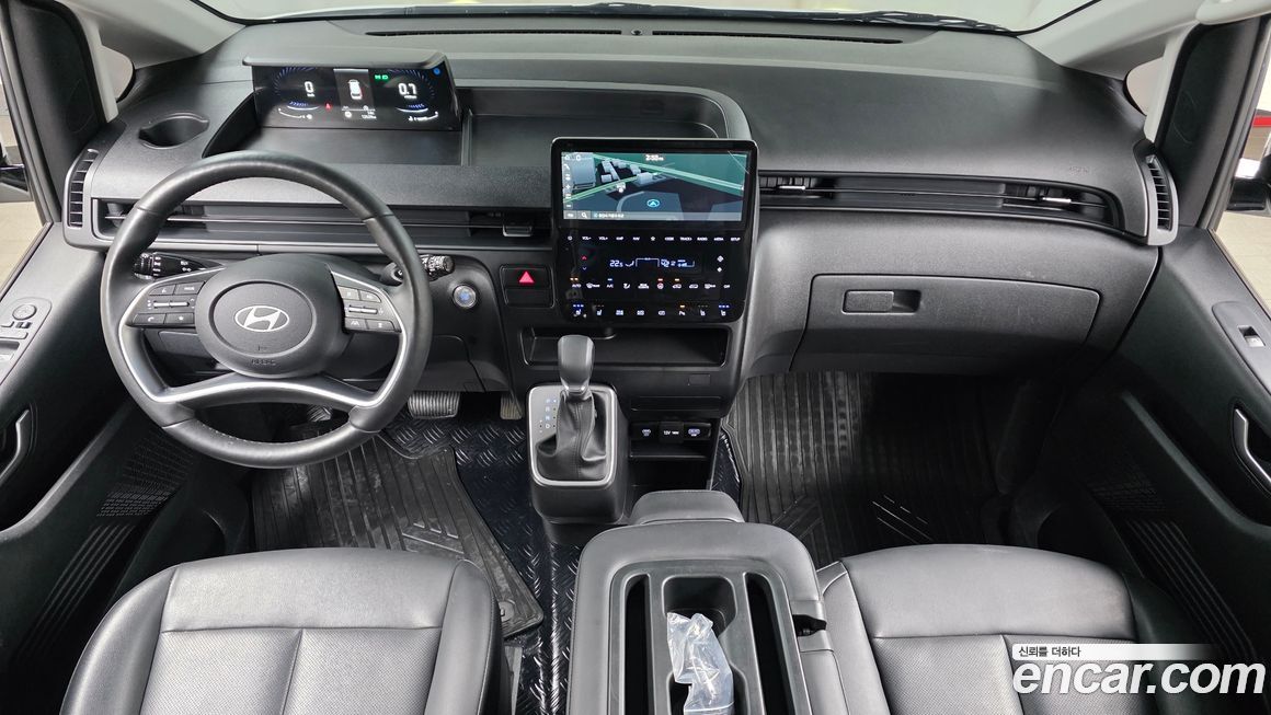 Hyundai Staria 2025