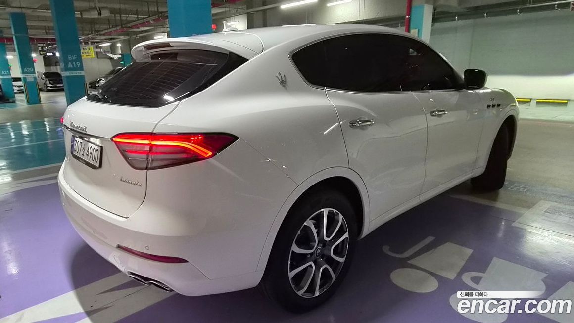 Maserati Levante 2022