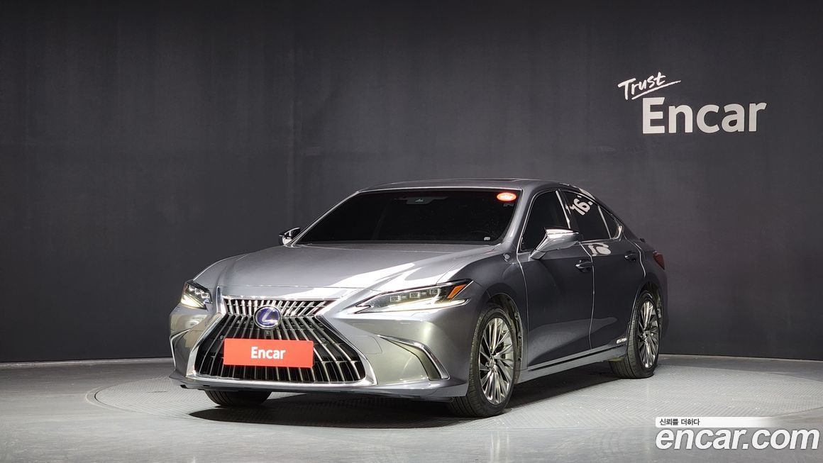 Lexus ES 2022