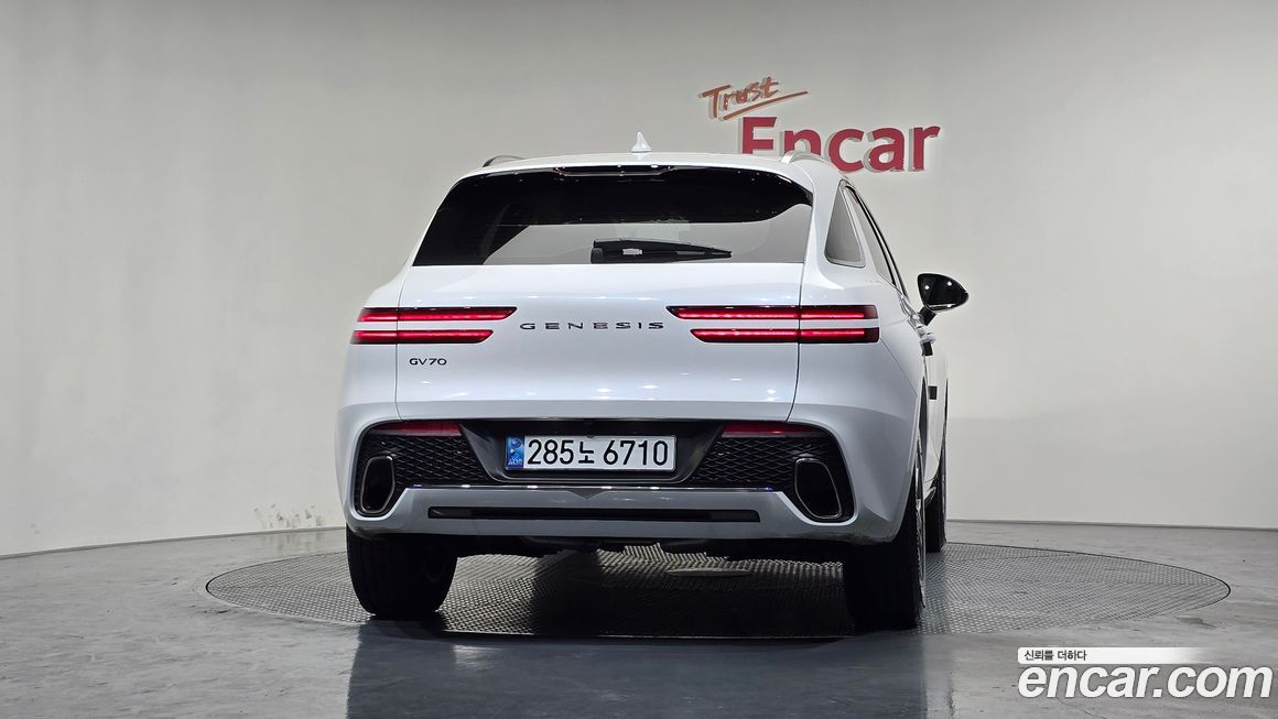 Genesis GV70 2024