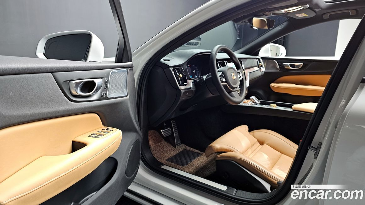 Volvo S60 2024