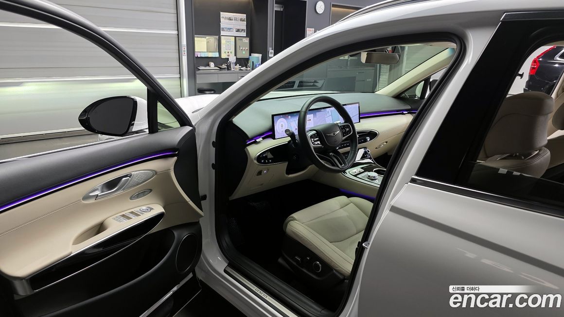 Genesis GV70 2025