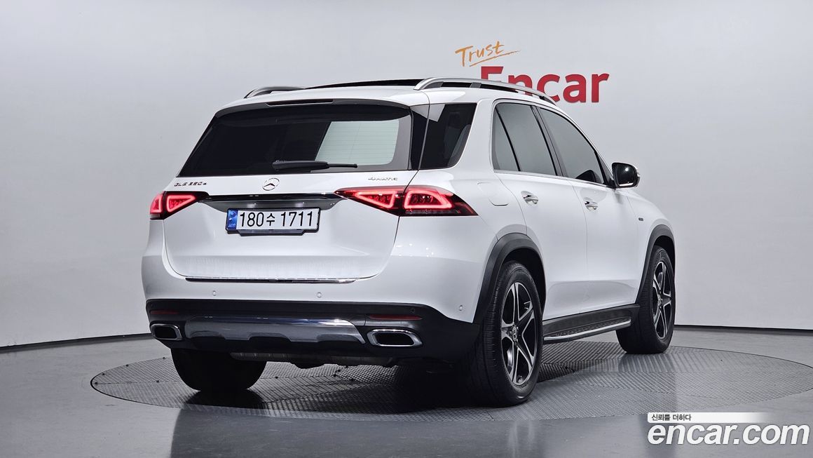 Mercedes-Benz GLE-Class 2021