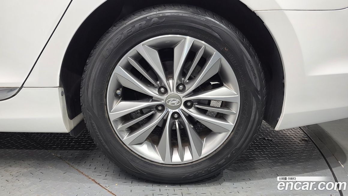 Hyundai Grandeur 2016