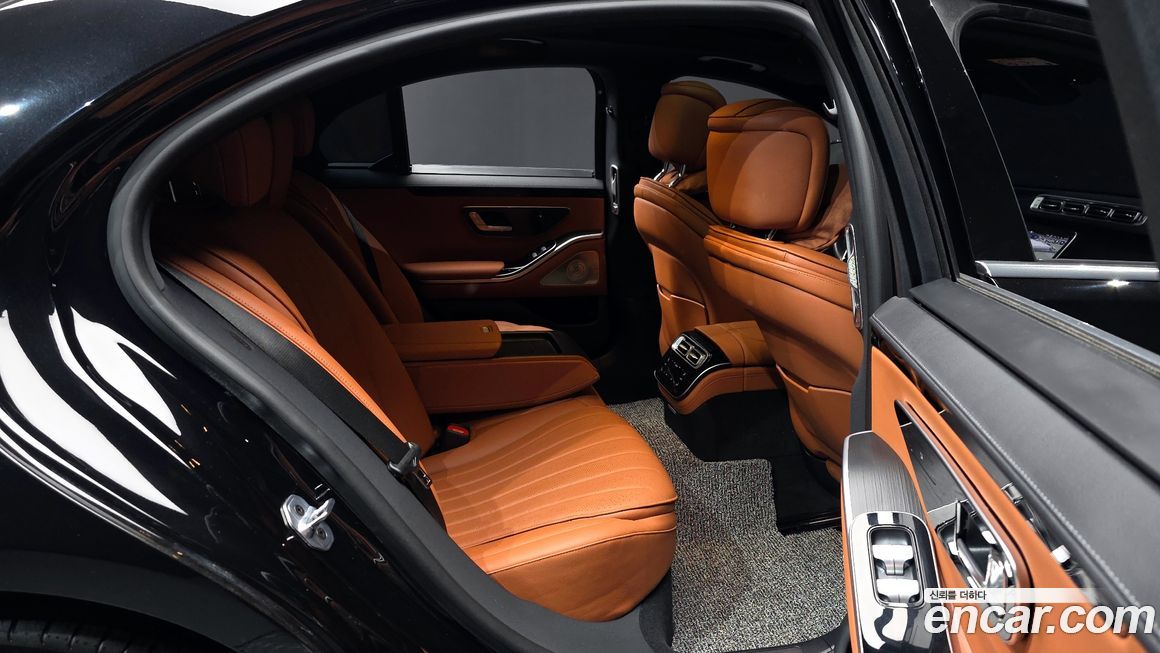 Mercedes-Benz S-Class 2025