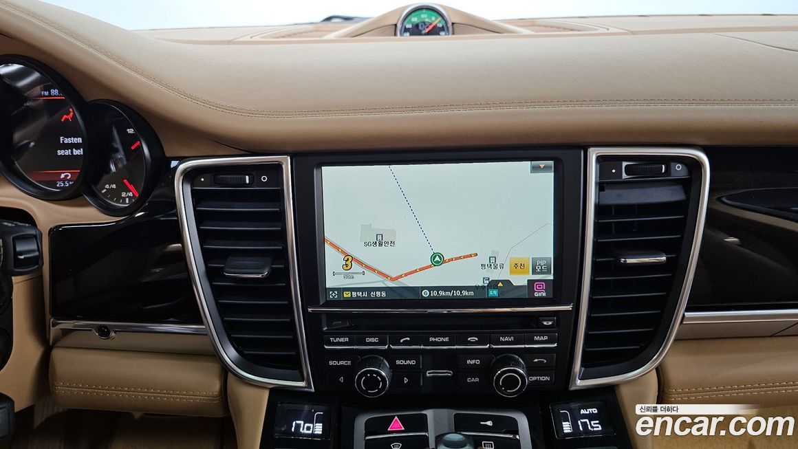 Porsche Panamera 2011