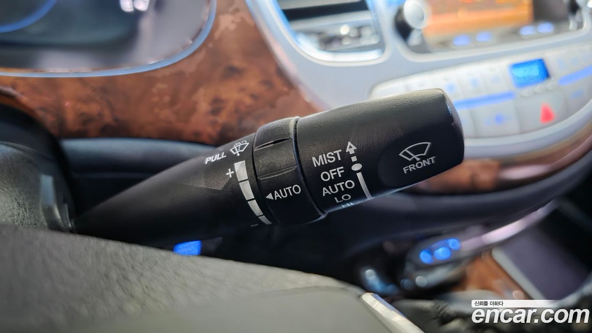 Hyundai Genesis 2010