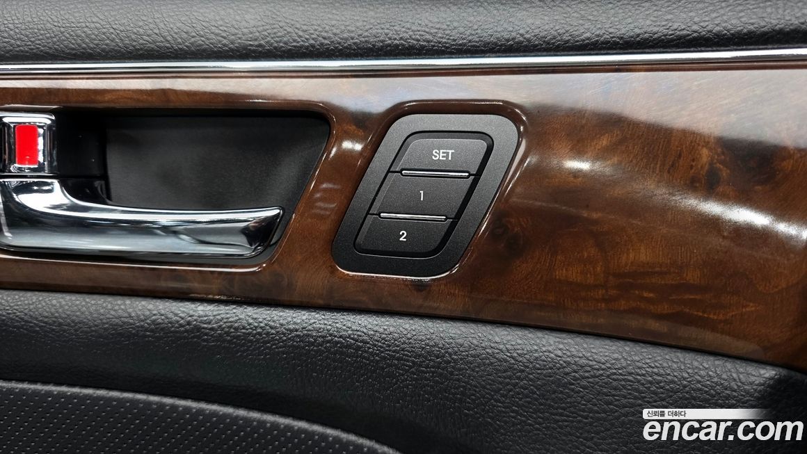 Hyundai Genesis 2010