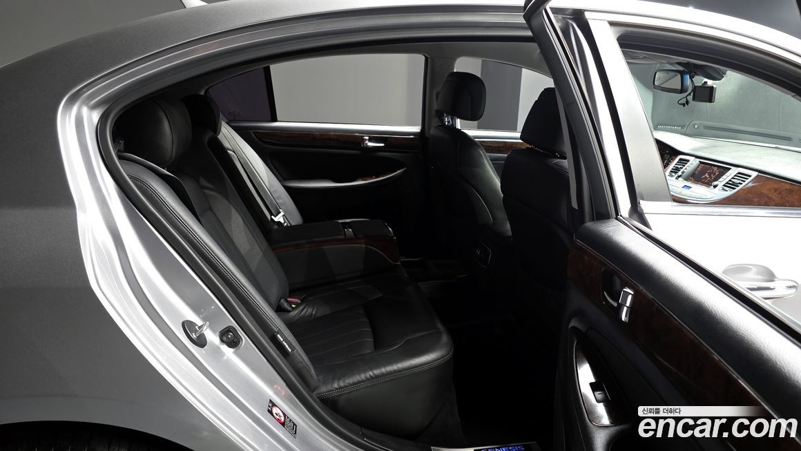 Hyundai Genesis 2010