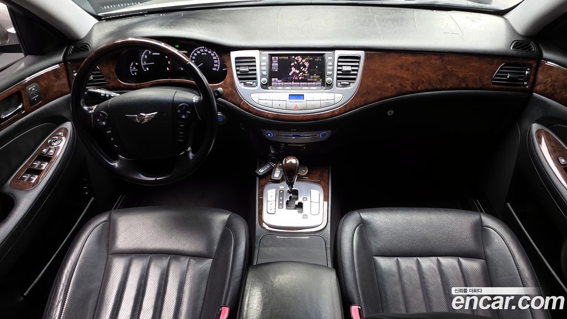 Hyundai Genesis 2010