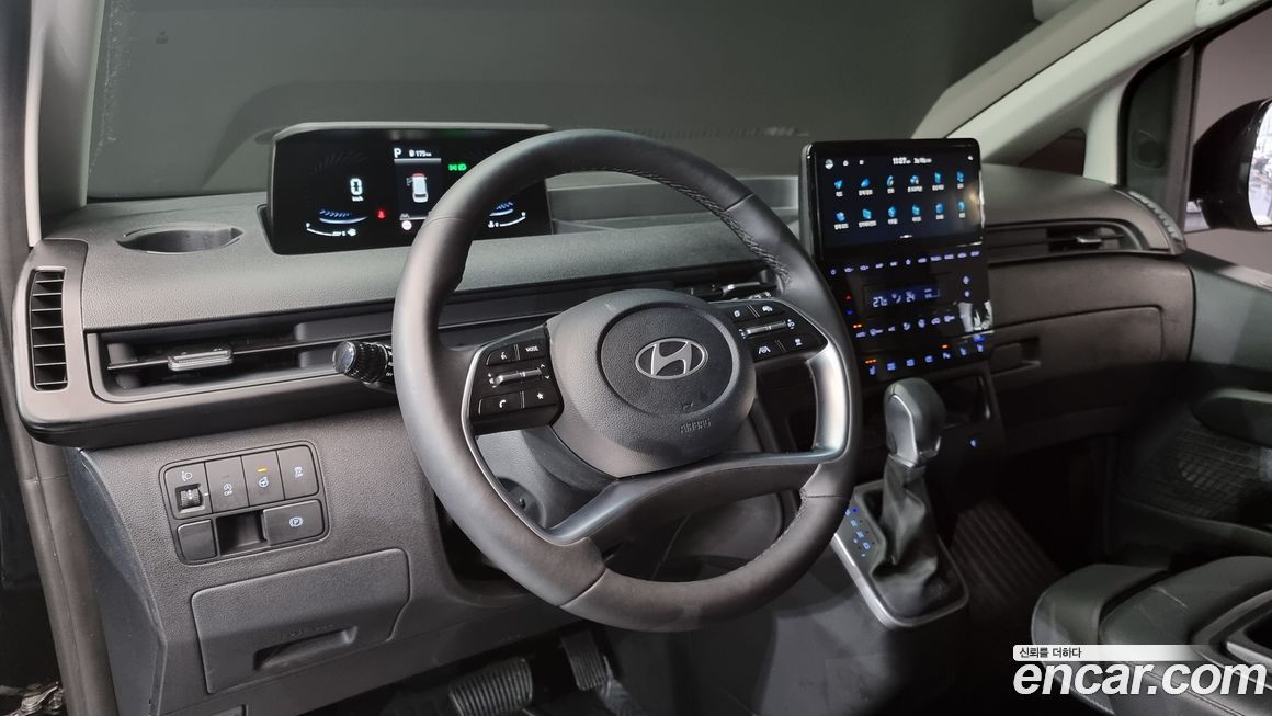 Hyundai Staria 2025