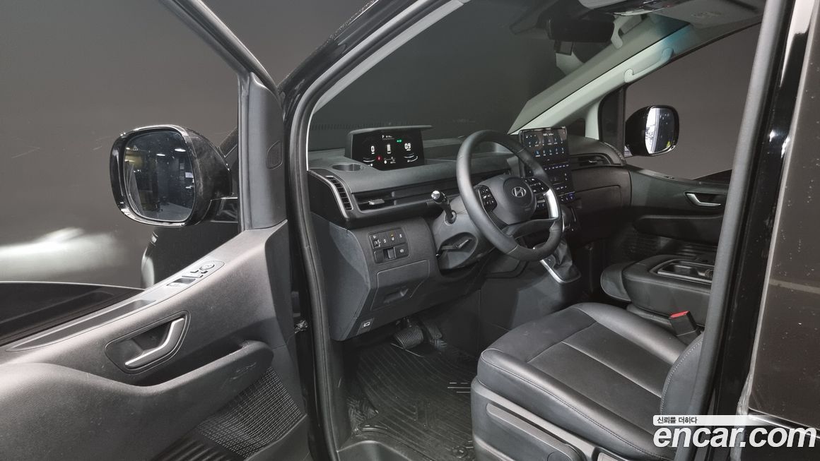 Hyundai Staria 2025