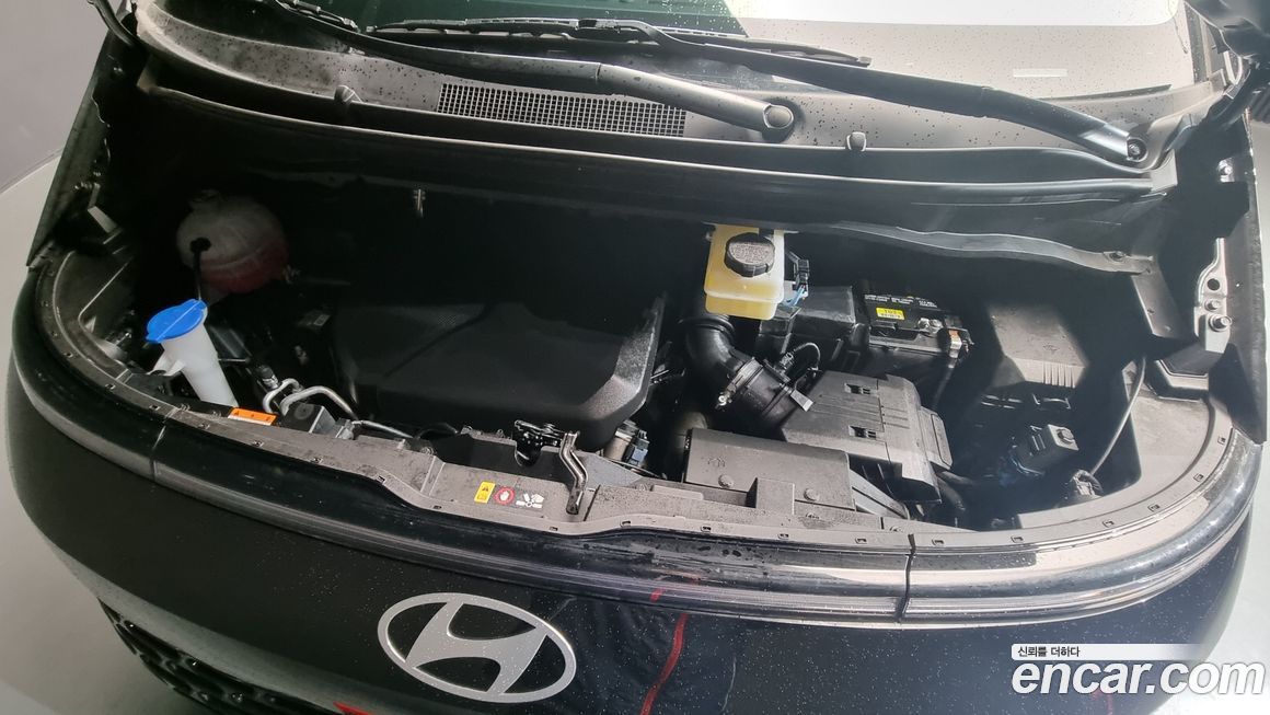 Hyundai Staria 2025