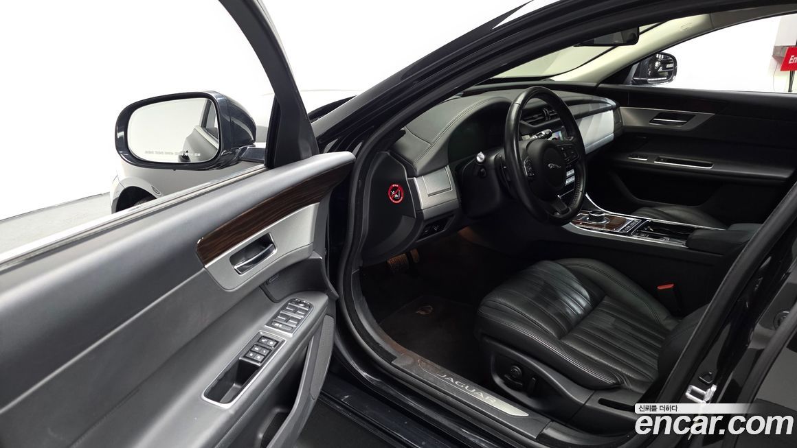Jaguar XF 2017