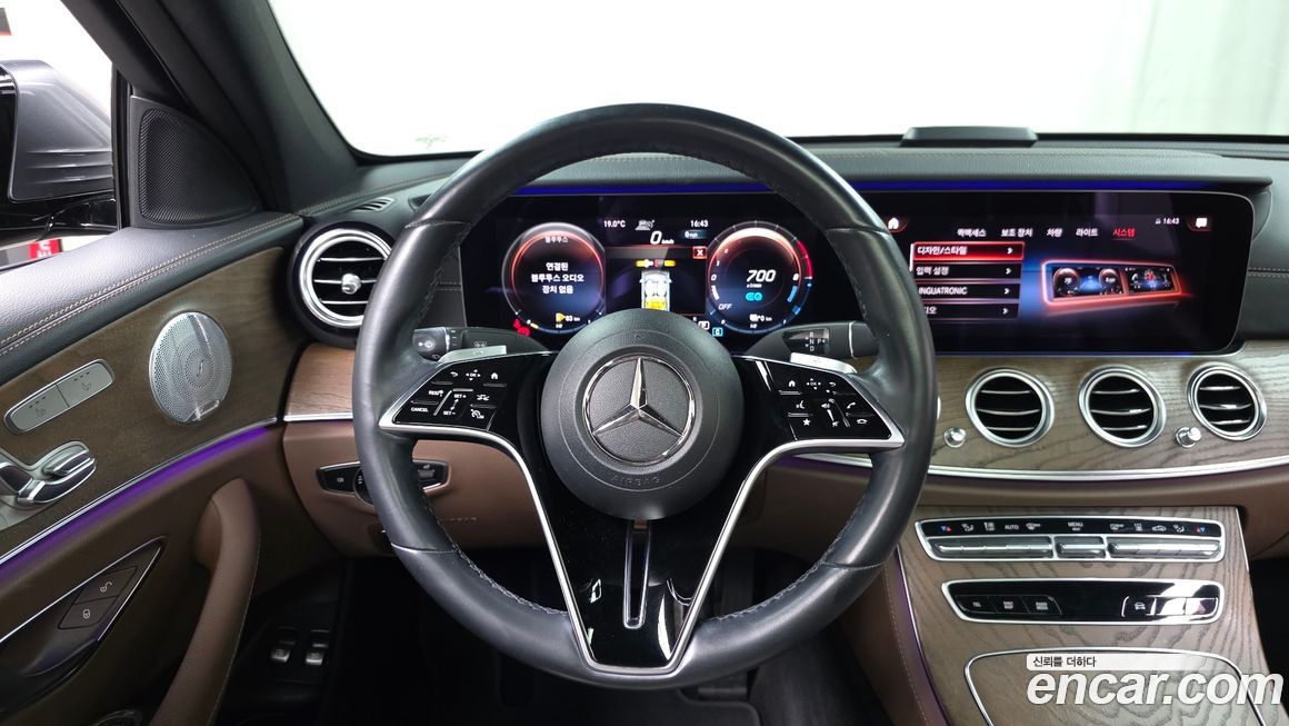 Mercedes-Benz E-Class 2021