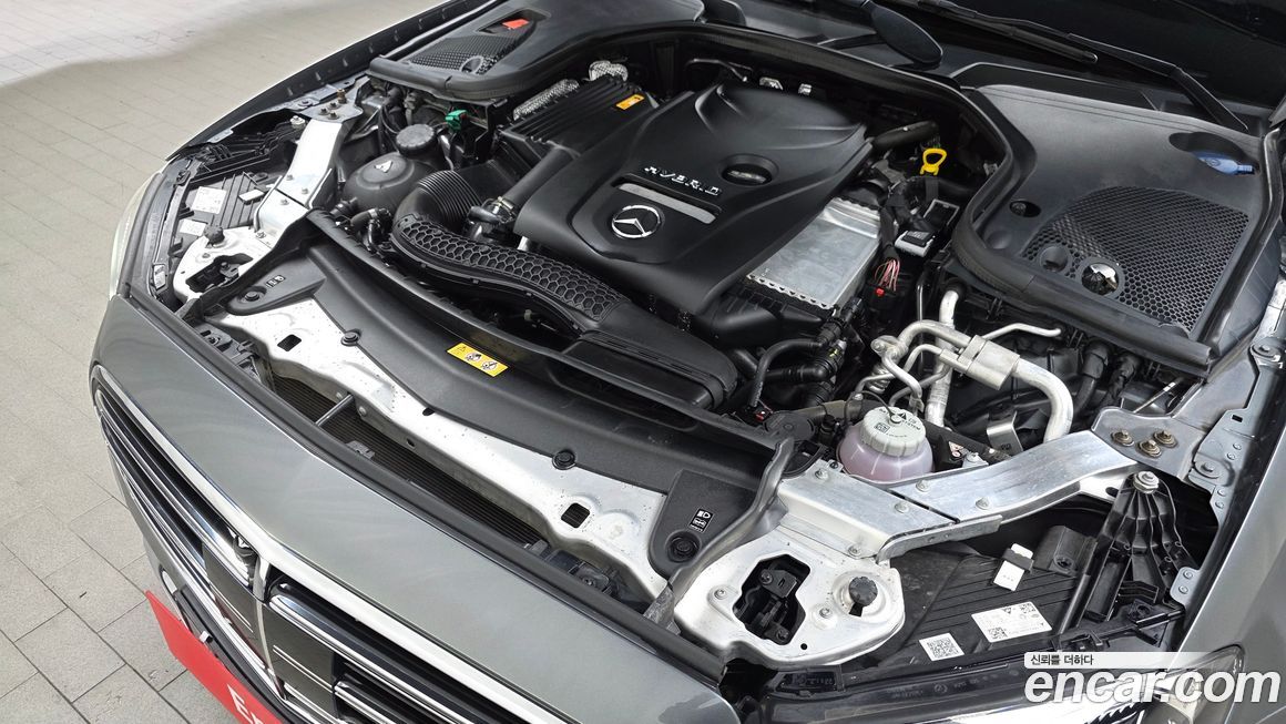 Mercedes-Benz E-Class 2021