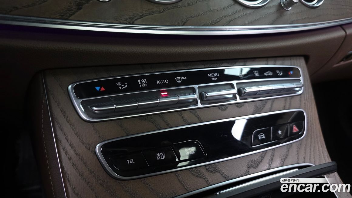 Mercedes-Benz E-Class 2021