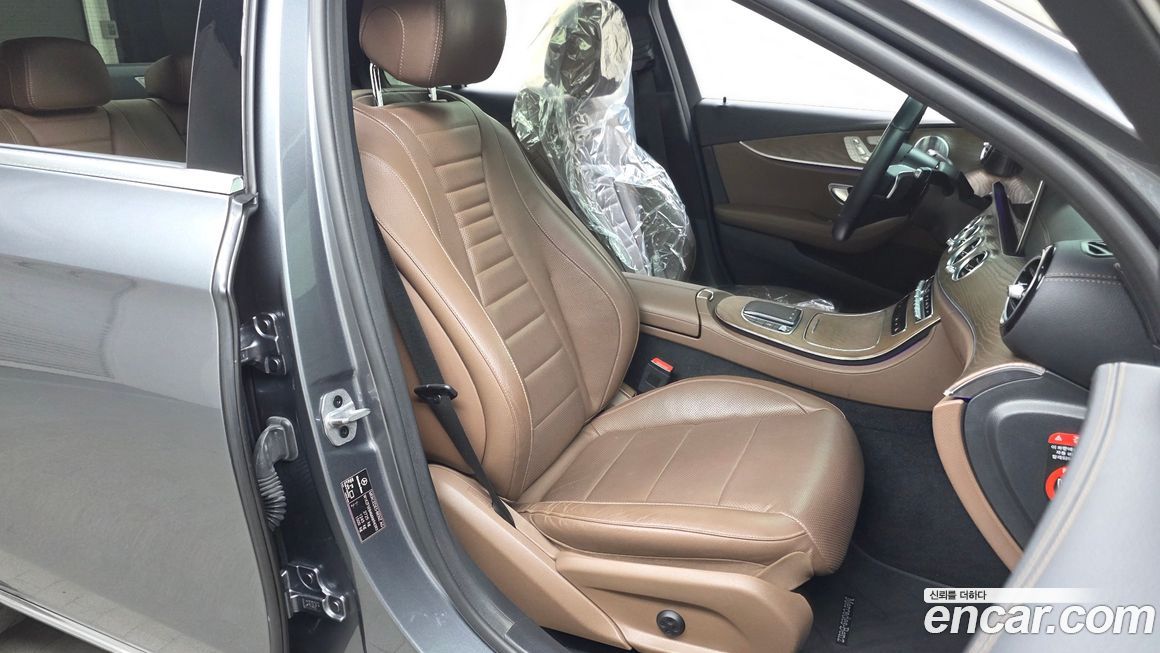 Mercedes-Benz E-Class 2021