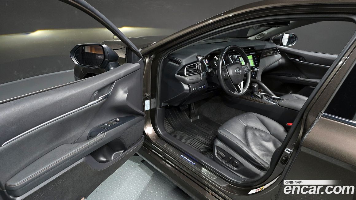 Toyota Camry 2019