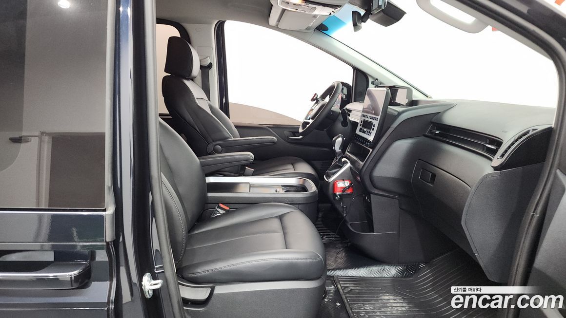 Hyundai Staria 2023