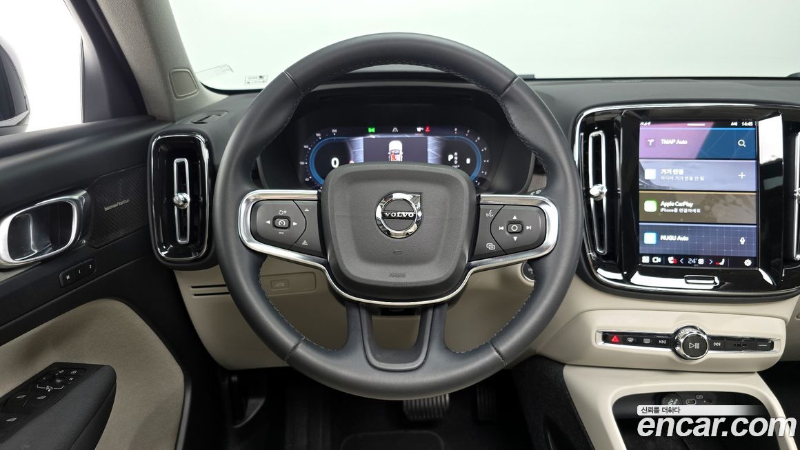 Volvo XC40 2023