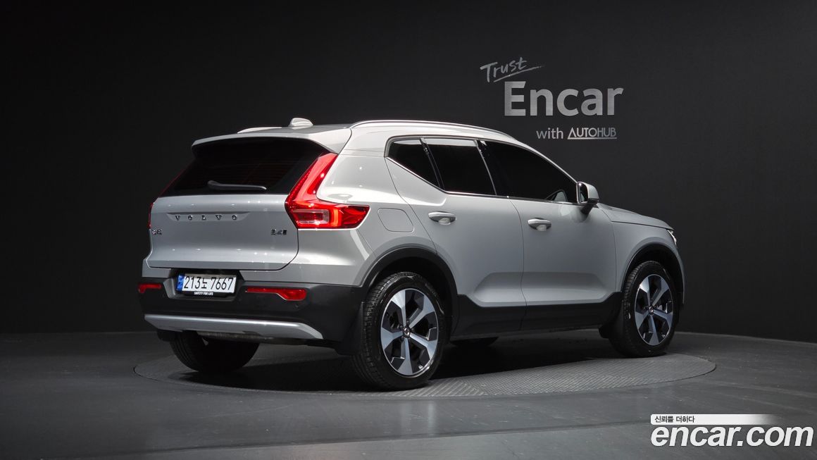 Volvo XC40 2025