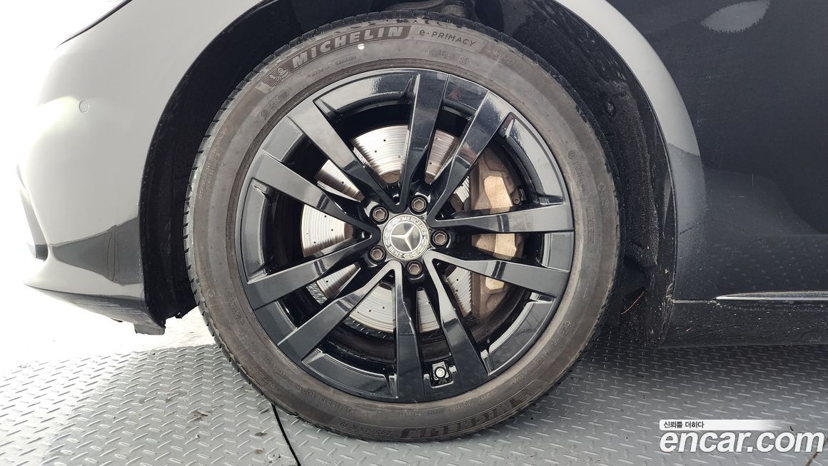 Mercedes-Benz S-Class 2021