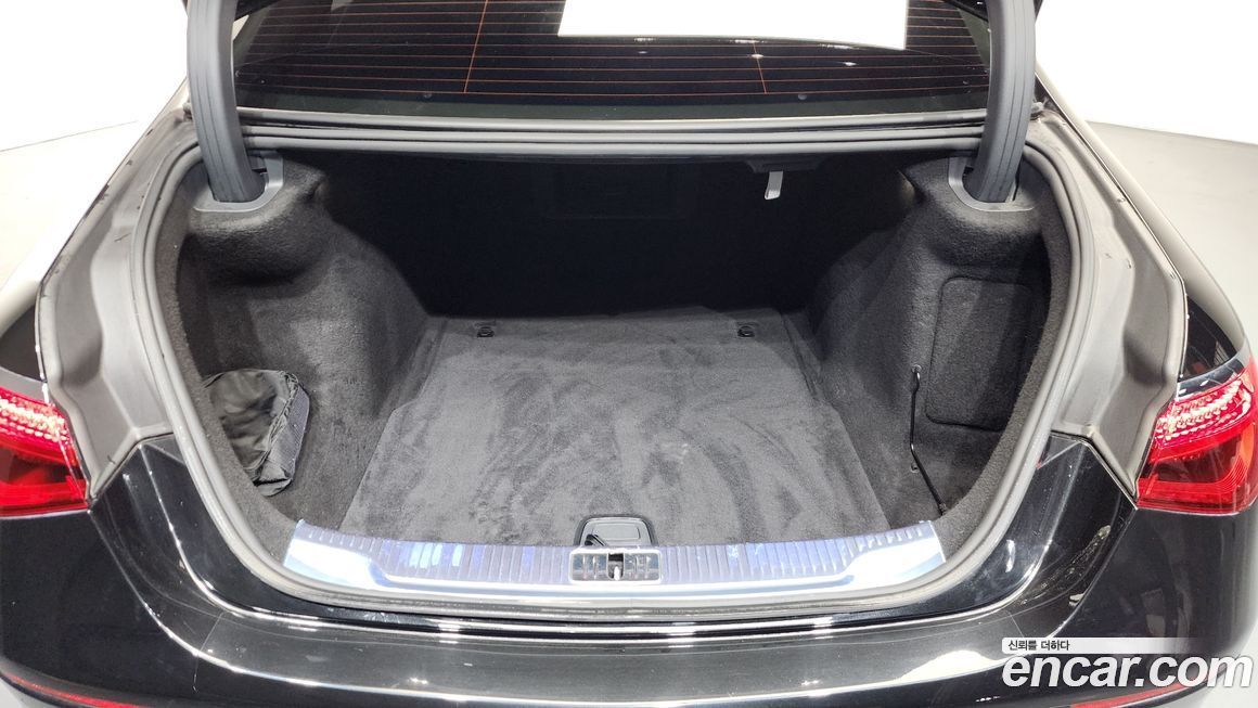 Mercedes-Benz S-Class 2021