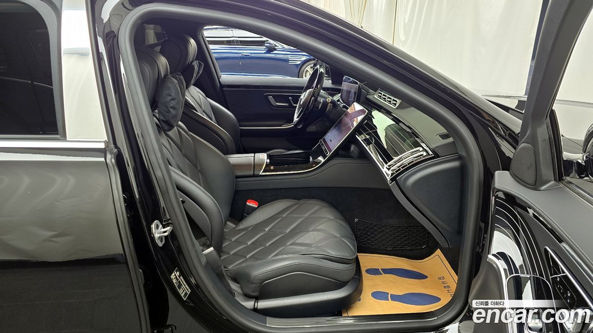 Mercedes-Benz S-Class 2023