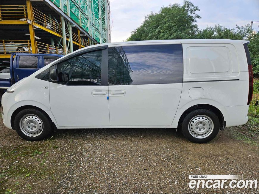 Hyundai Staria 2023