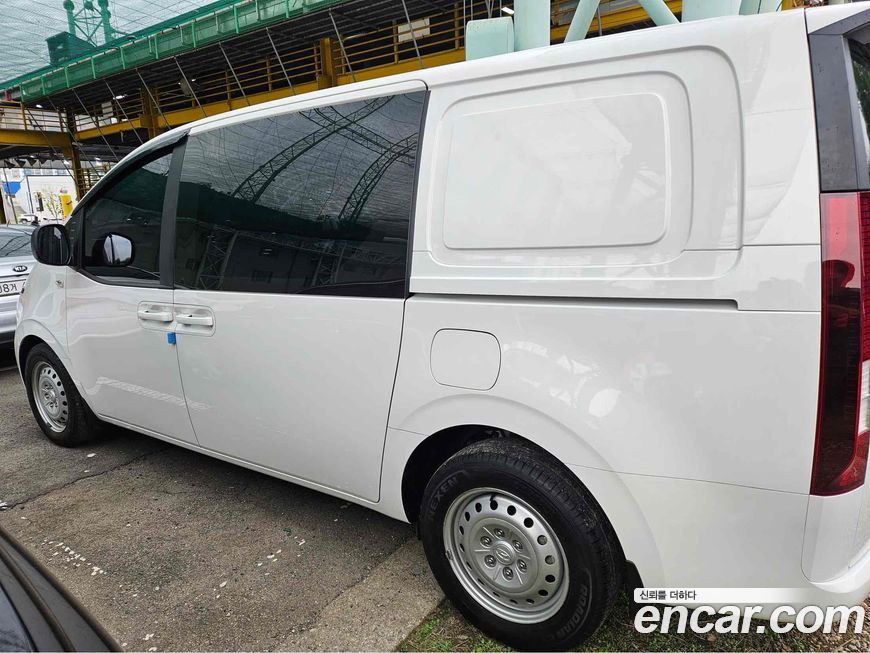 Hyundai Staria 2023